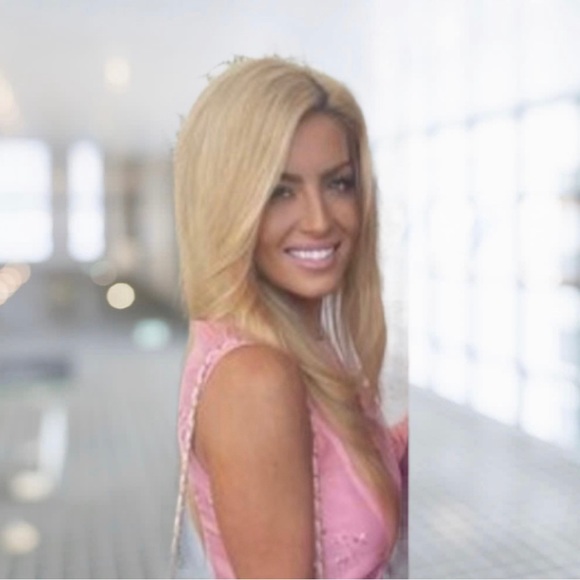 Hi! I’m Pretty Christy. Welcome to my store! - Picture 2 of 13